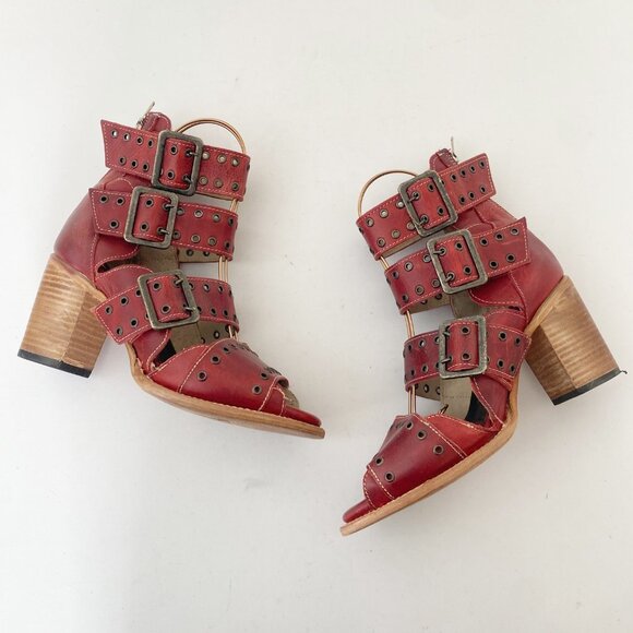 Freebird Blake Shoes Sandals w Heel Buckles Red - Picture 10 of 10